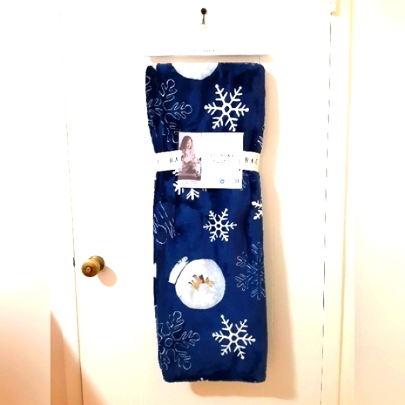 Rae Dunn Snow Throw Blanket - Picture 3 of 10